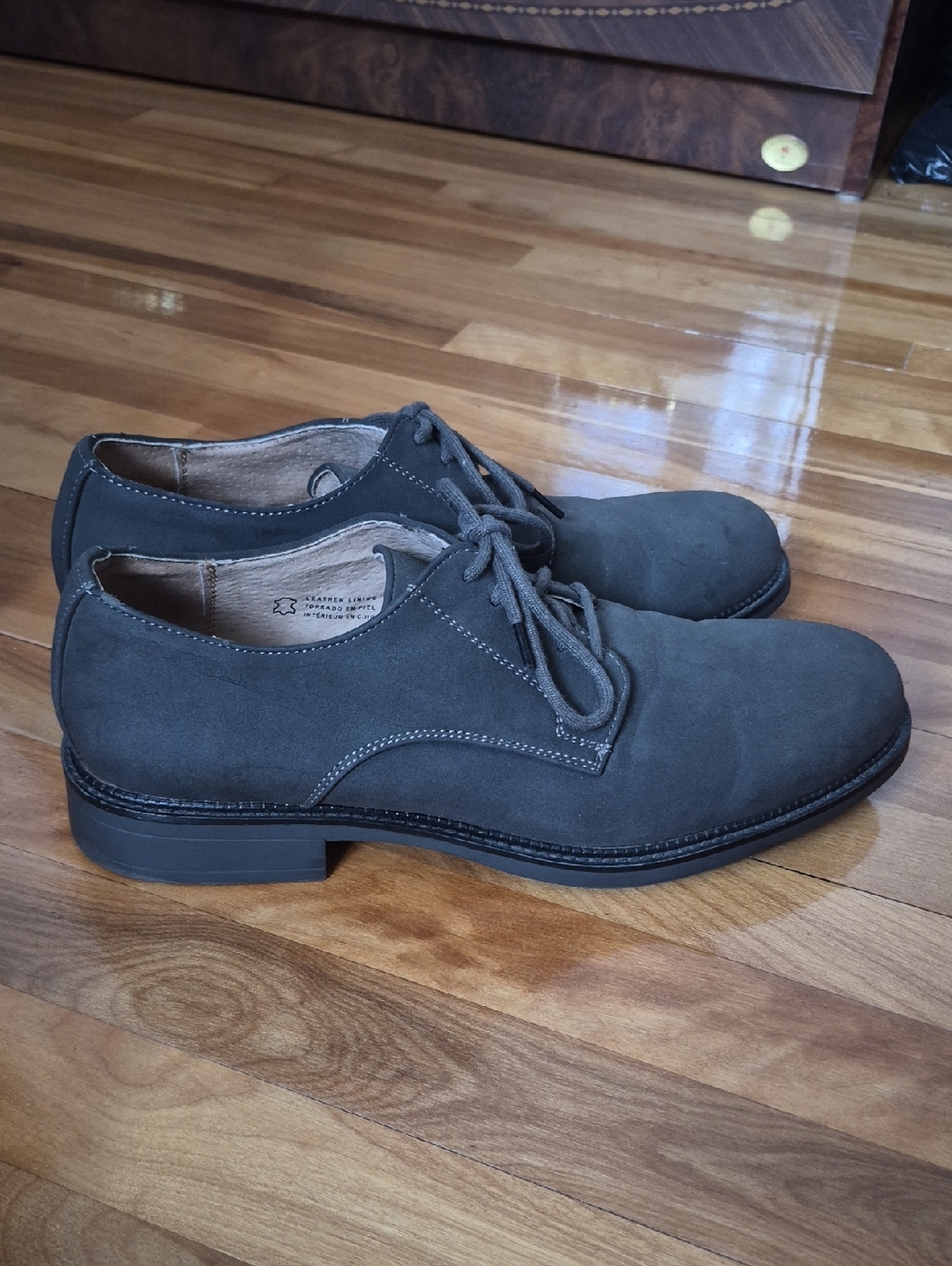Men's Gray Suede Lace-Up Dress Shoes